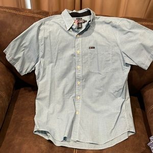 Chaps SS button up shirt. Size L